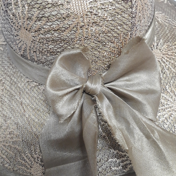 Beautiful Golden Sun Hat main image 9
